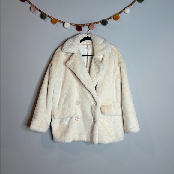 Free People Kate Solid Faux Fur Ivory coat - Picture 2 of 6